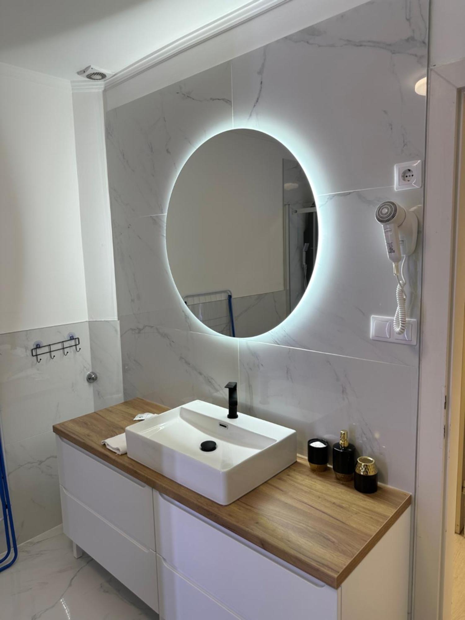 Hotel Forras Komárom Екстериор снимка