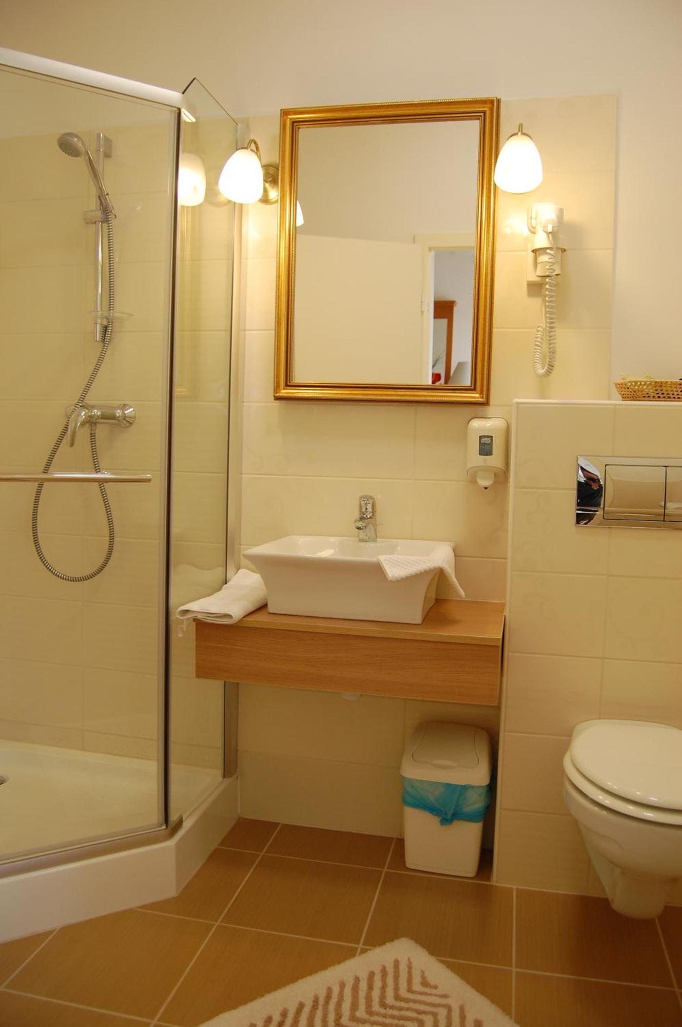 Hotel Forras Komárom Стая снимка