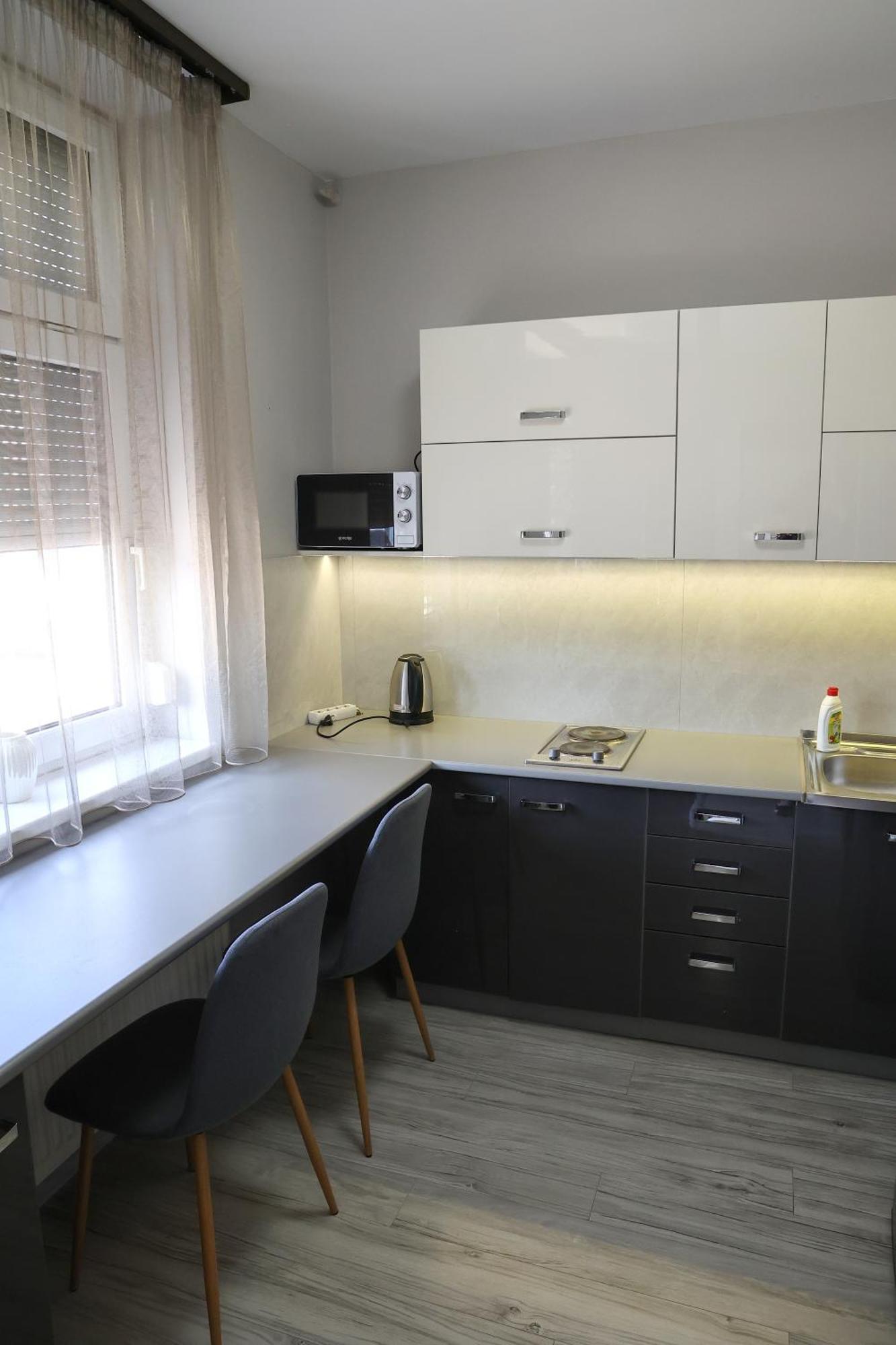 Hotel Forras Komárom Екстериор снимка
