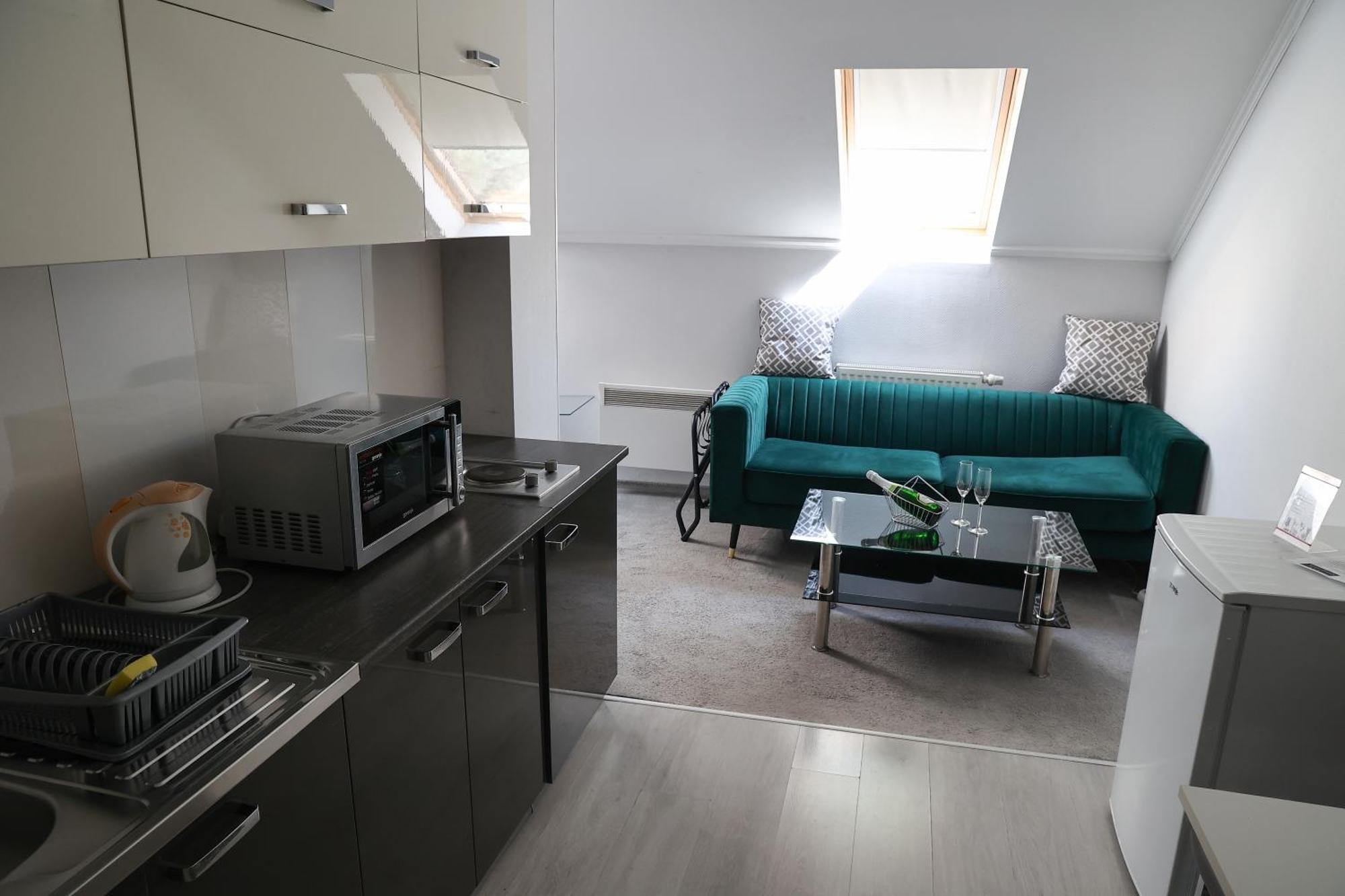 Hotel Forras Komárom Екстериор снимка