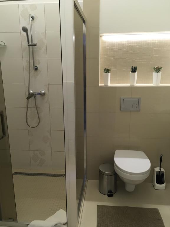 Hotel Forras Komárom Екстериор снимка